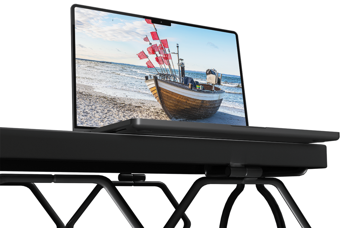 Strony w Gdyni - widok laptopa z łódką na plaży